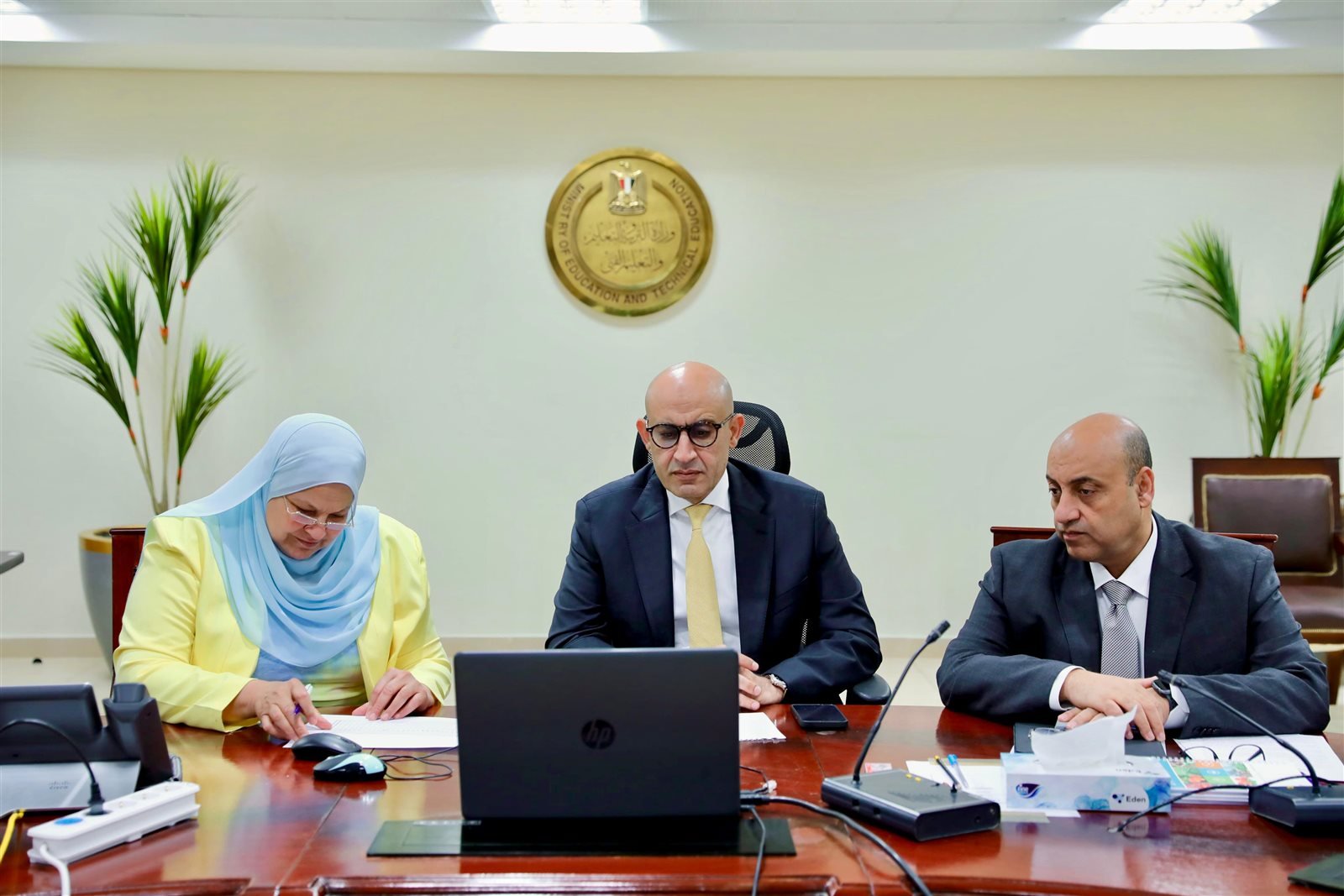 وزير التعليم يتابع امتحانات الدبلومات الفنية ويؤكد: لا تهاون مع الغش