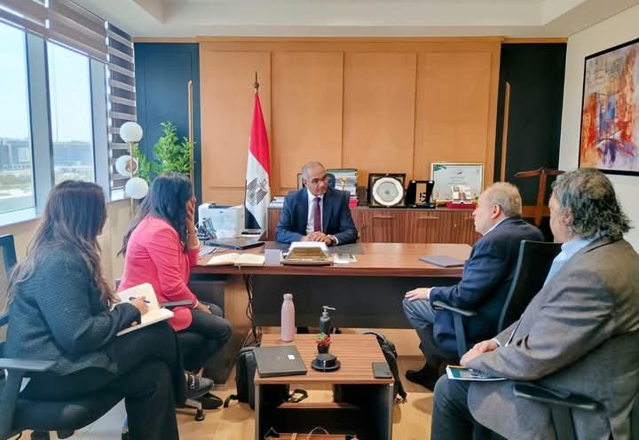 لتنفيذ مشروعات بـ 600 مليون دولار … نائب وزير الإسكان يستقبل بعثة البنك الدولي