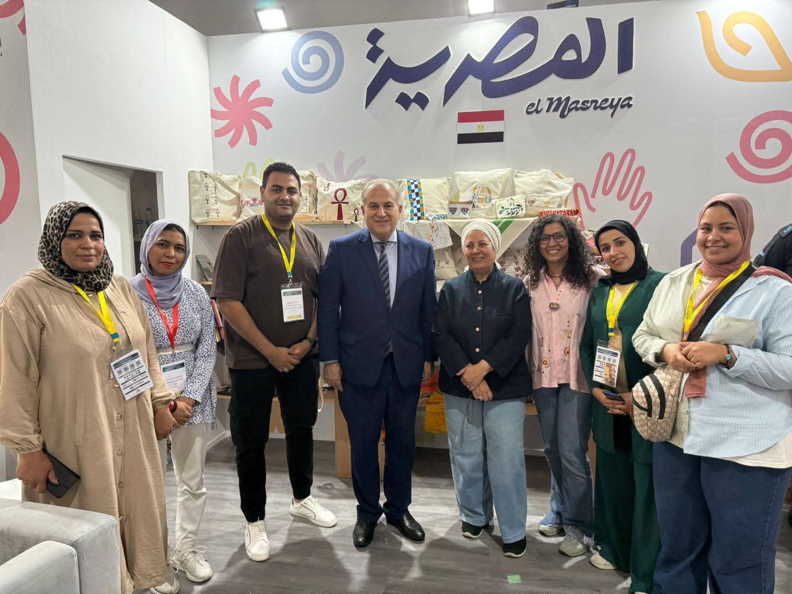 سفير مصر بالمغرب يزور جناح المجلس القومي للمرأة